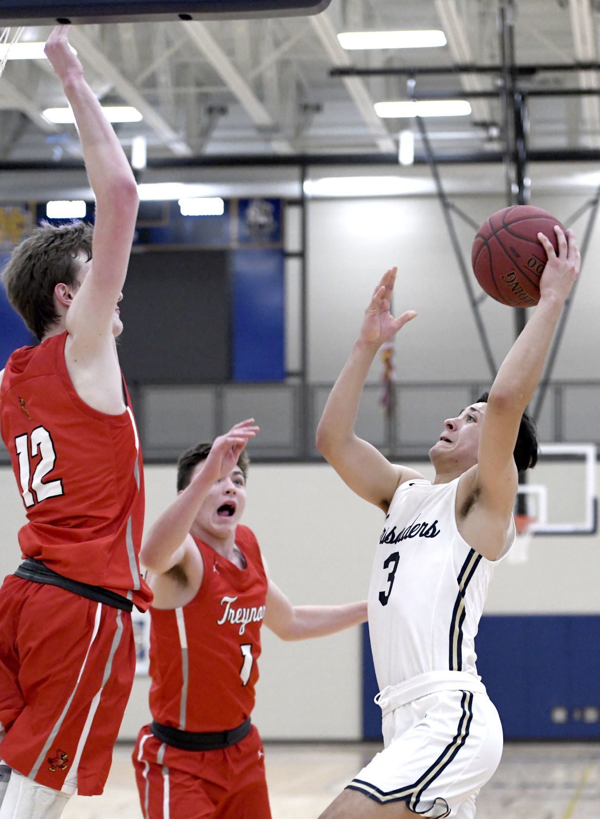 Heelan hosts Treynor boys basketball